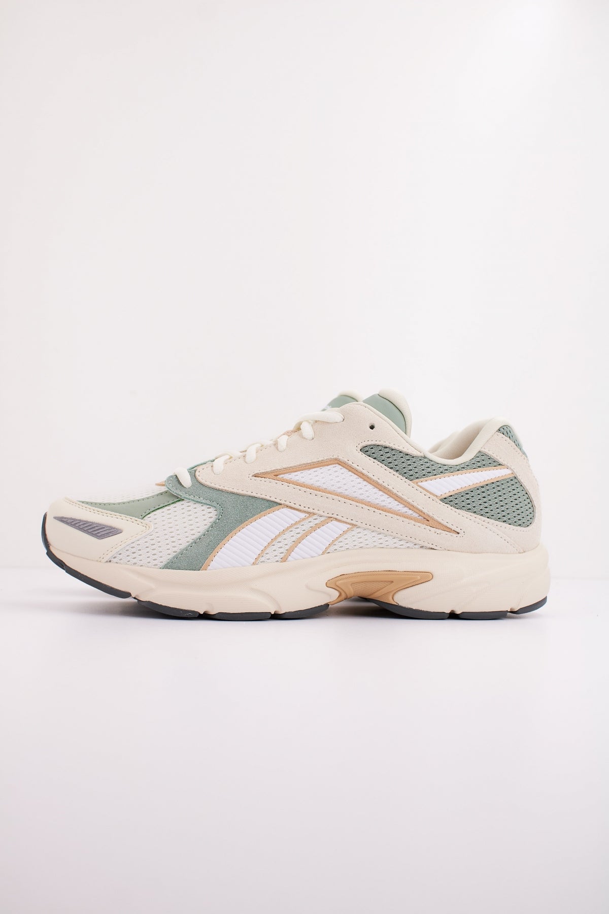REEBOK ROAD PRIME en color BEIS  (1)