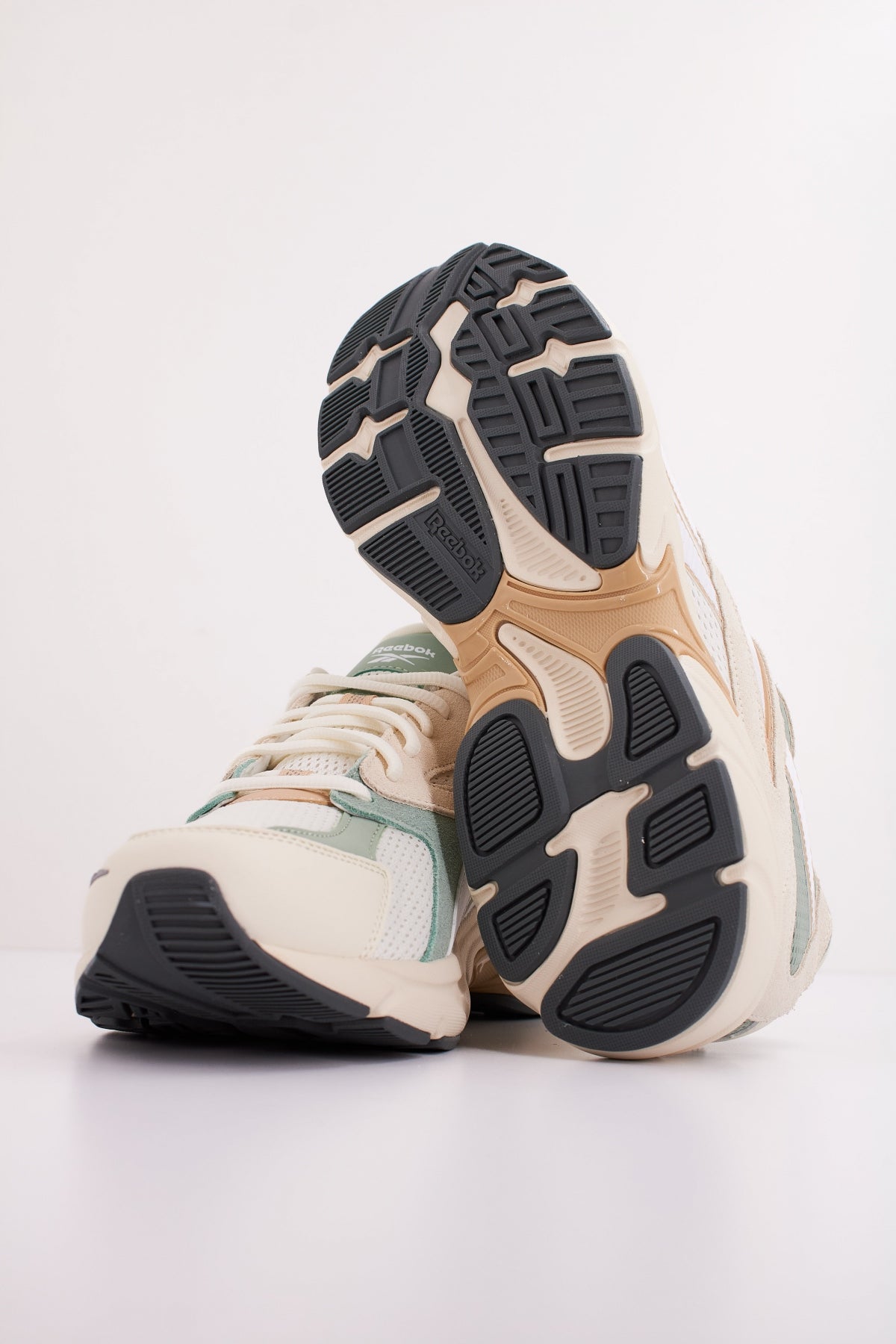 REEBOK ROAD PRIME en color BEIS  (5)