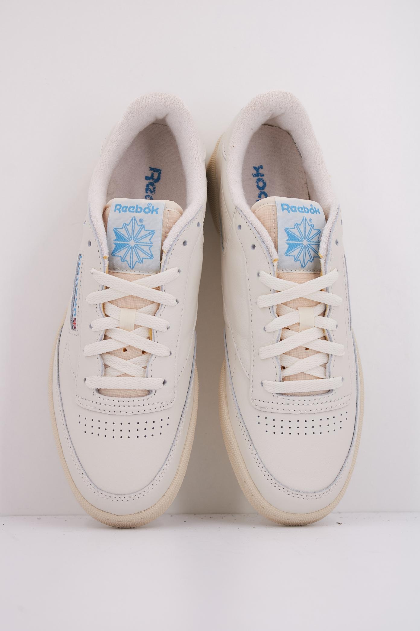 REEBOK CLUB C  VINTAGE en color BEIS  (3)