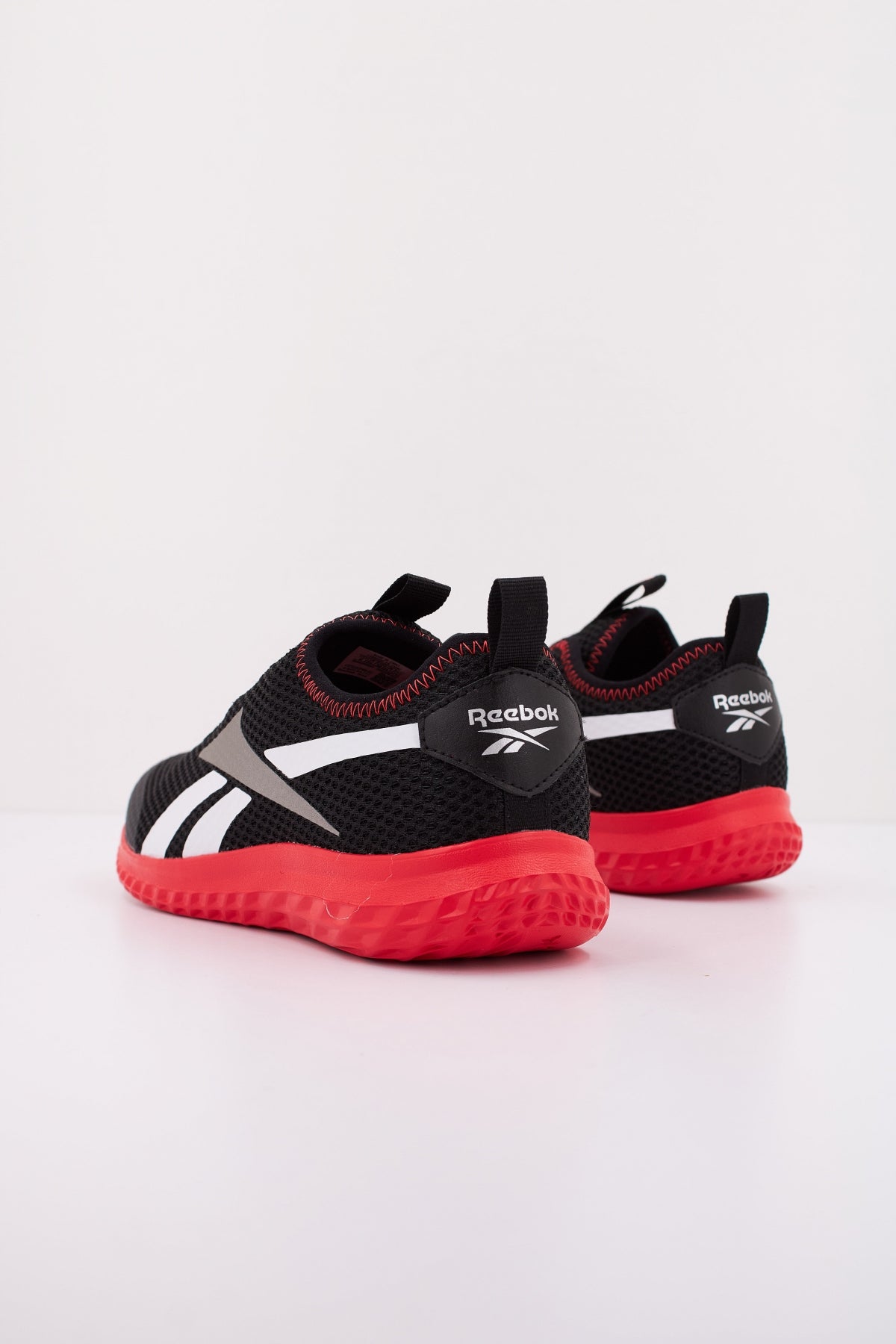 REEBOK  RUSH RUNNER SLIP-ON en color NEGRO  (4)