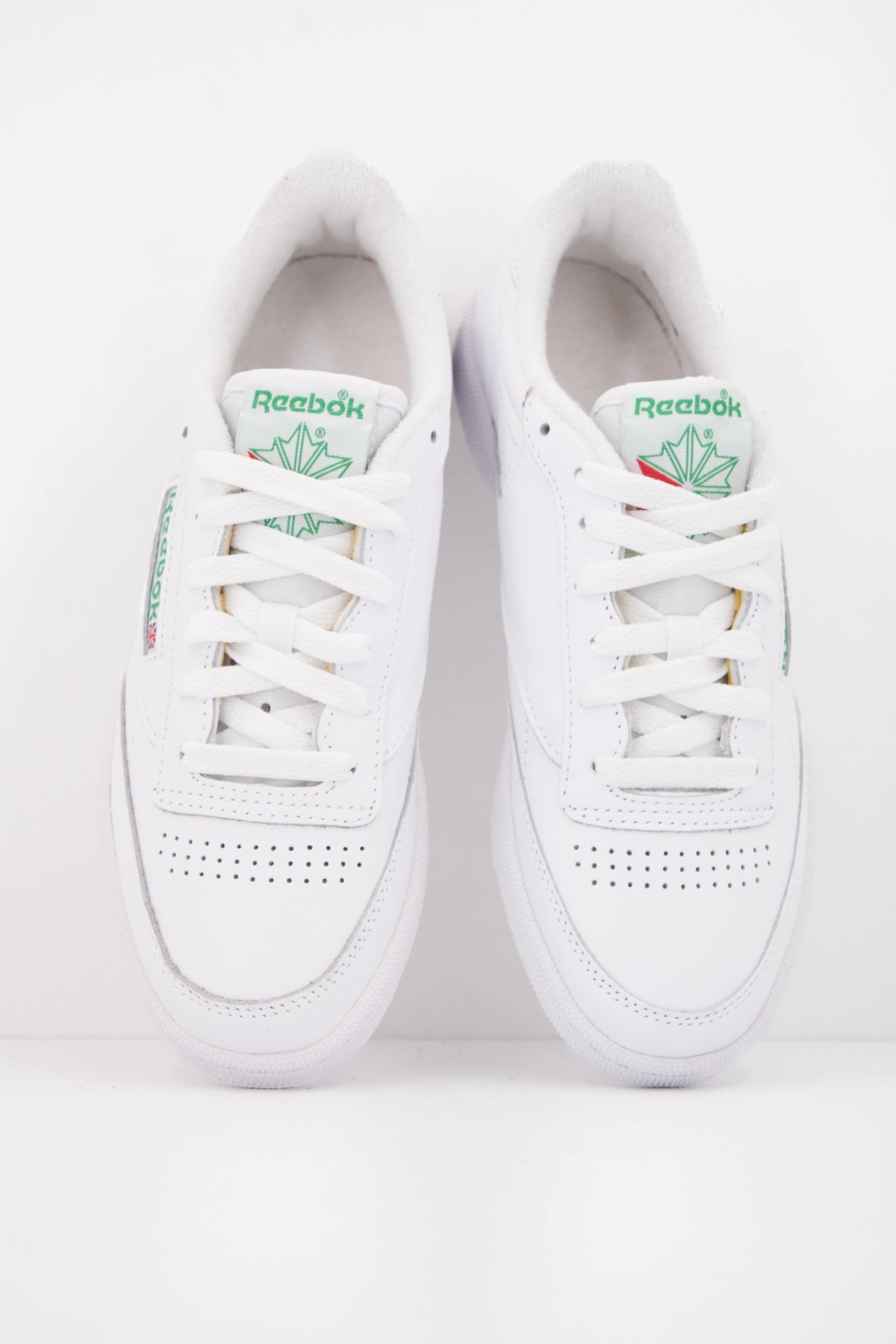 REEBOK CLUB C  en color BLANCO  (3)