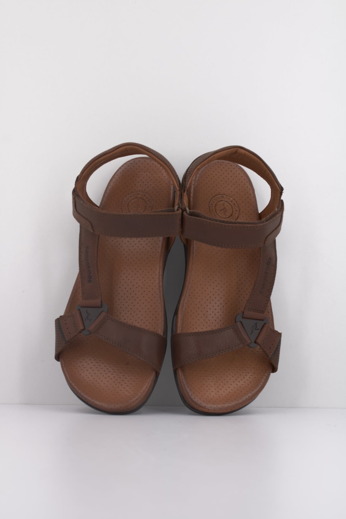 KANGAROOS K  en color MARRON  (3)