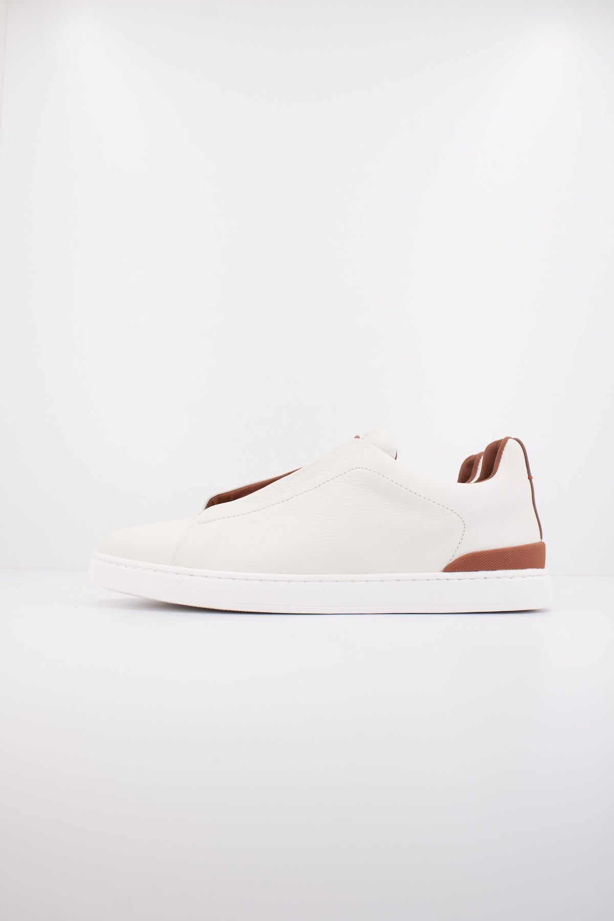 KANGAROOS K en color BLANCO  (1)