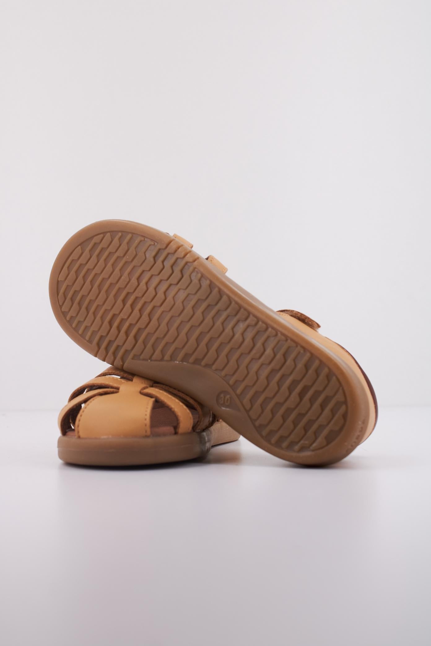 BOBUX CROSS JUMP en color MARRON CLARO  (5)