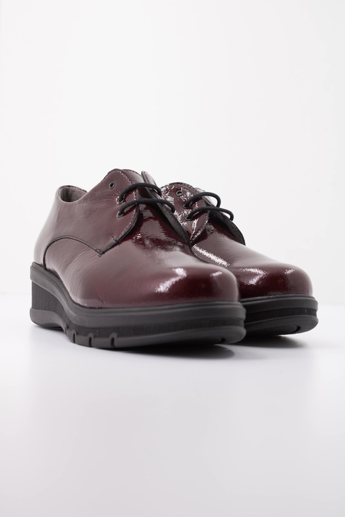 PITILLOS P BLUCHER CHAROL en color BURDEOS  (2)