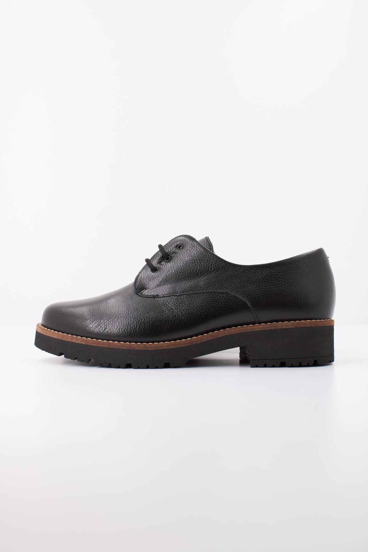 PITILLOS P BLUCHER NAPA en color NEGRO  (1)