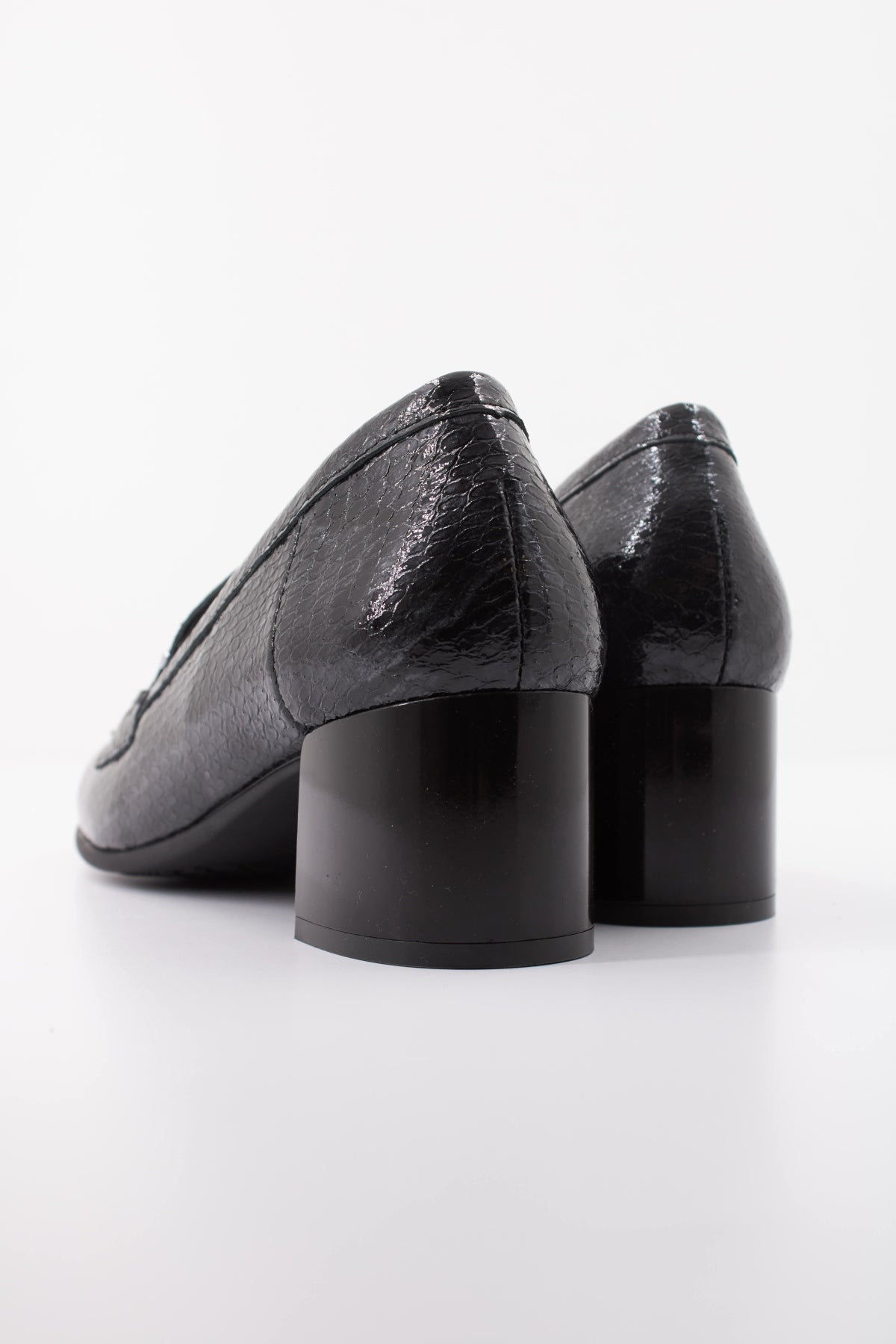 PITILLOS P MOCASIN SERPIENTE CHAROL en color NEGRO  (4)