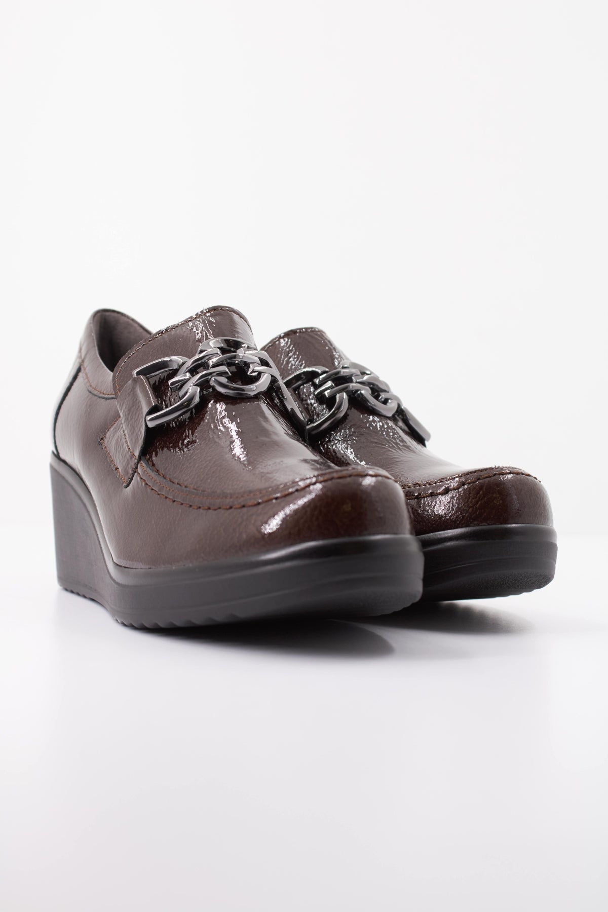 PITILLOS P ABOTINADO CHAROL en color MARRON  (2)
