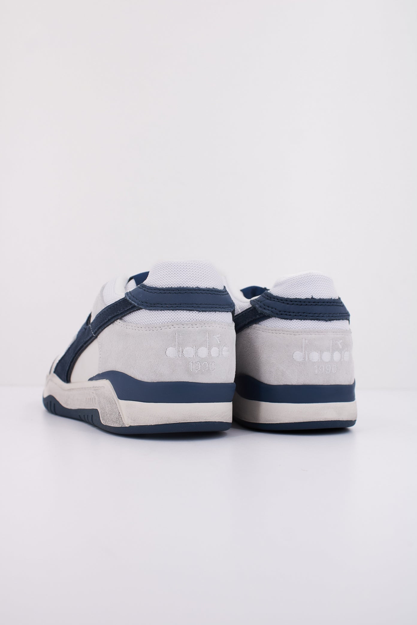 DIADORA USED en color BLANCO  (4)