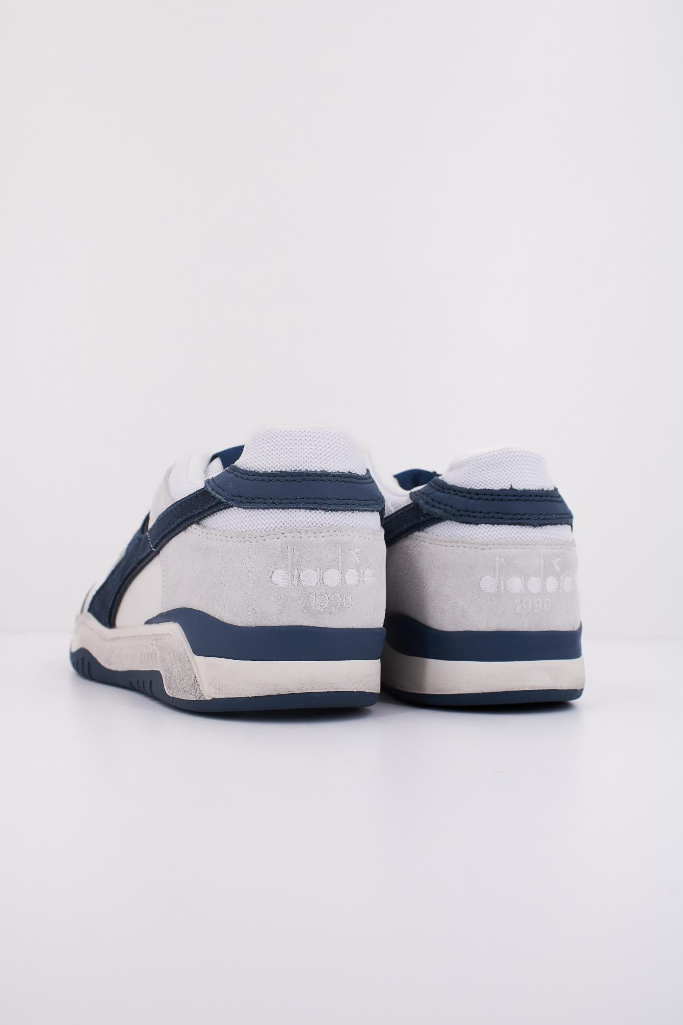 DIADORA USED en color BLANCO  (4)