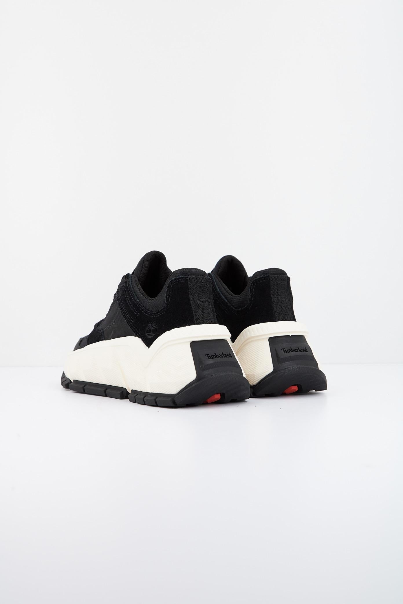 TIMBERLAND  TURBO LOW en color NEGRO  (3)