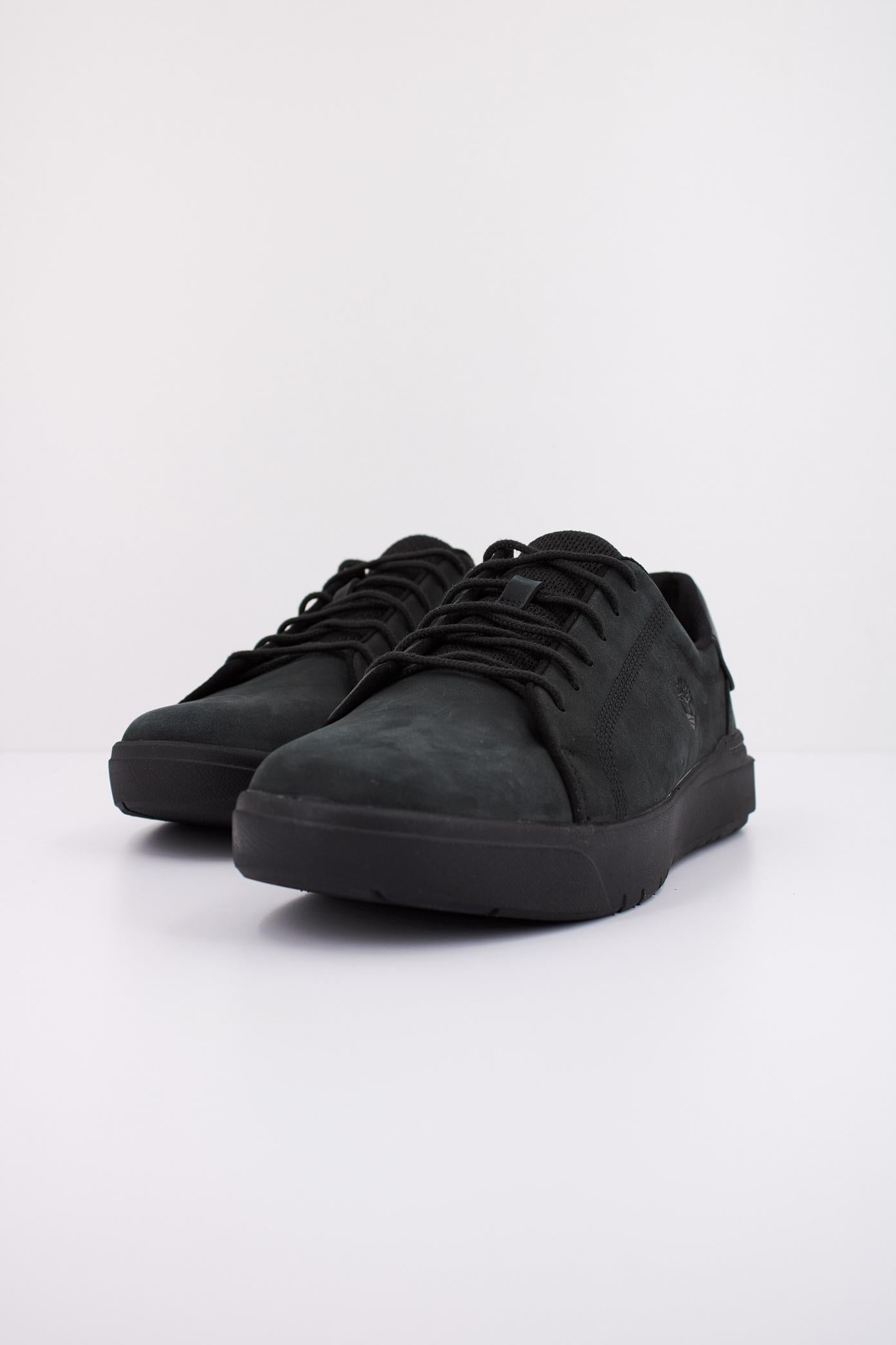 TIMBERLAND SENECA BAY LOW LACE UP en color NEGRO  (2)