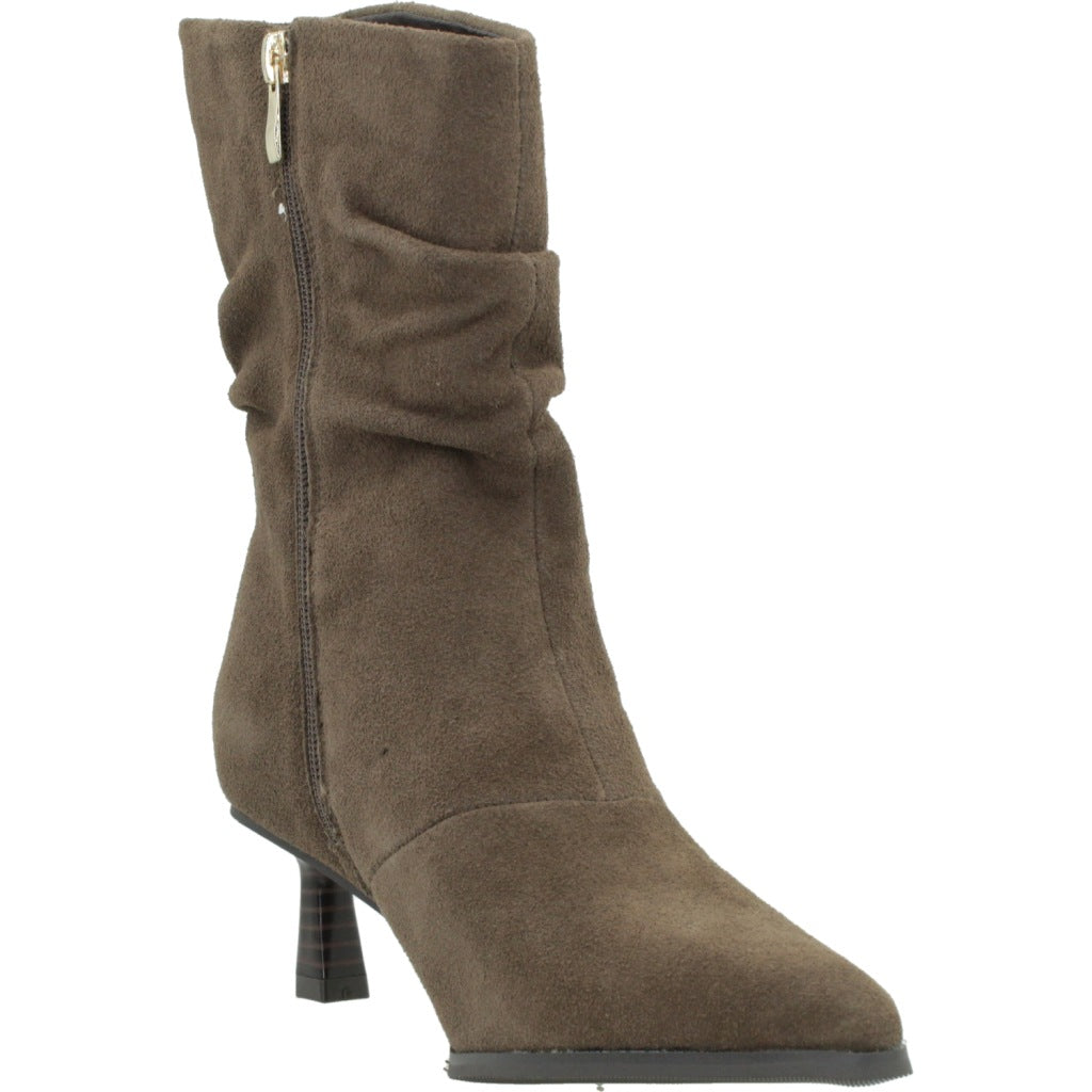 TOP BOTA CORTA ARRUGADA en color MARRON CLARO  (5)
