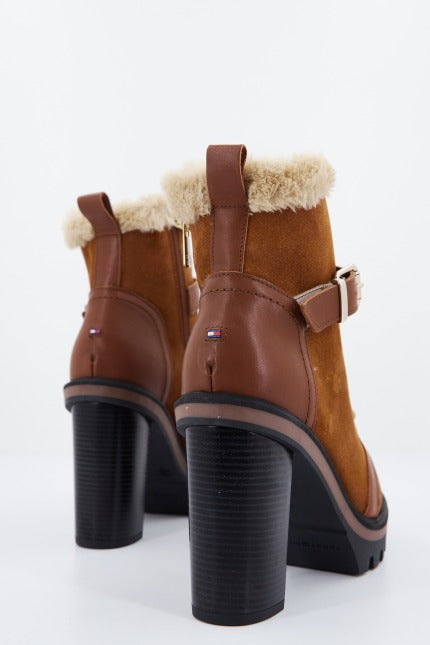TOMMY HILFIGER WARM LINED HIGH HE en color MARRON  (3)
