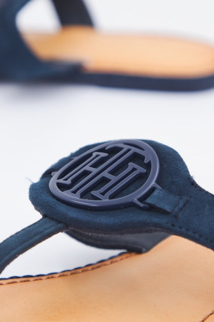 TOMMY HILFIGER ESSENTIAL HARDWARE FLAT en color AZUL  (4)