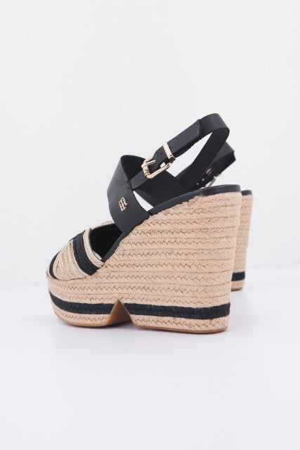 TOMMY HILFIGER ARTISANAL HIGH WEDGE en color NEGRO  (3)