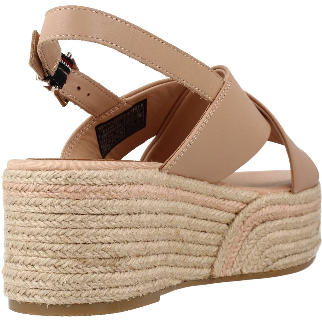 TOMMY HILFIGER ELEVATED TH LEATHER FLAT en color NUDE  (3)