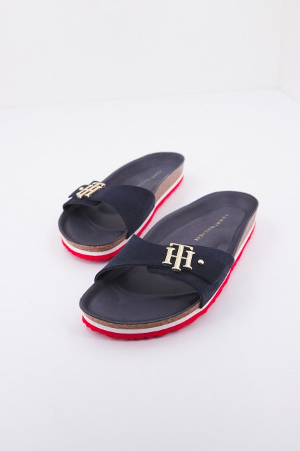 TOMMY HILFIGER  TH MOLDED FOOTBED FLAT S en color AZUL  (1)