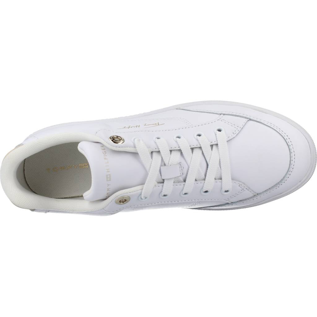 TOMMY HILFIGER  ESSENTIAL TH COURT SNEAK en color BLANCO  (7)