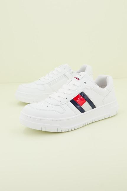 TOMMY HILFIGER LACE UP en color BLANCO  (2)