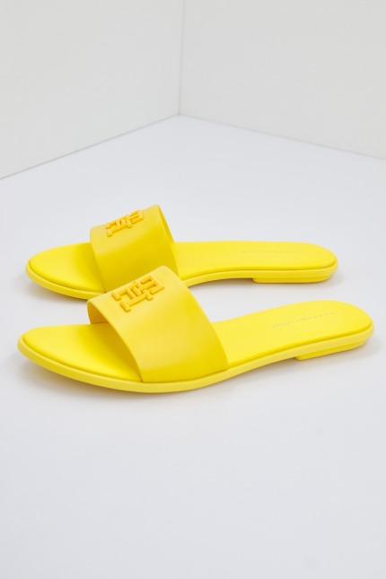 TOMMY HILFIGER TH POP MULE en color AMARILLO  (2)