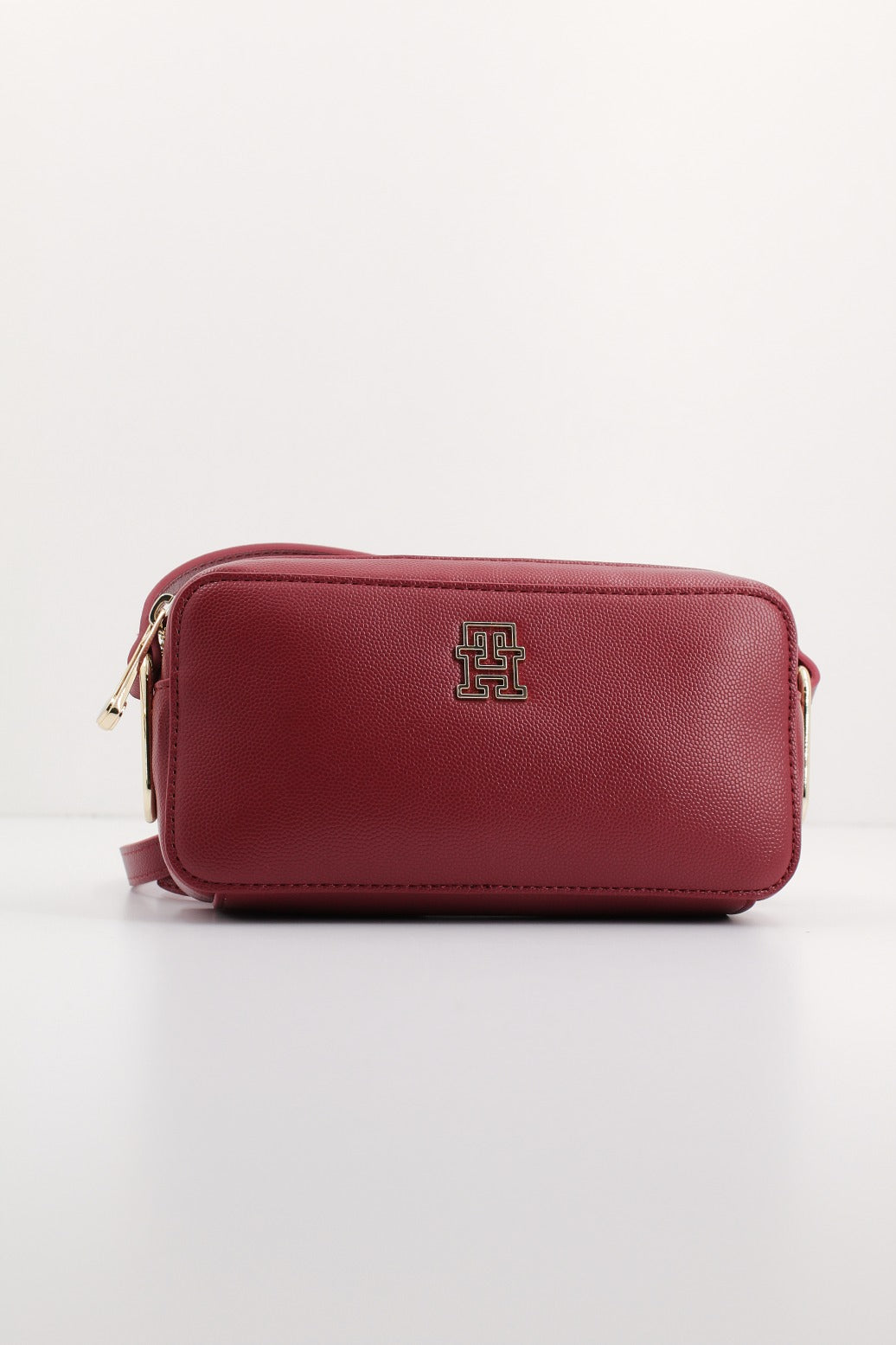 TOMMY HILFIGER TH TIMELESS CAMERA BAG en color BURDEOS  (1)