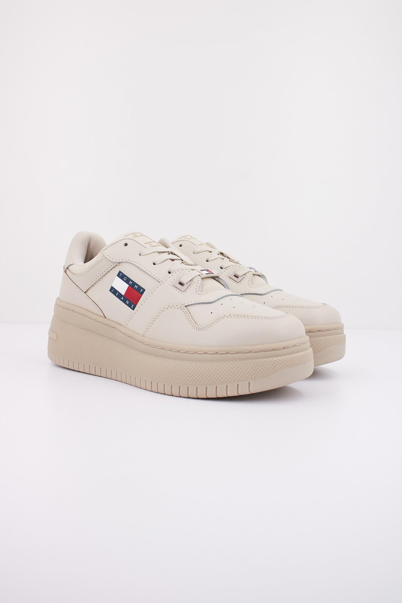 TOMMY HILFIGER TJW RETRO BASKET FLATFORM ESS en color MARRON  (2)