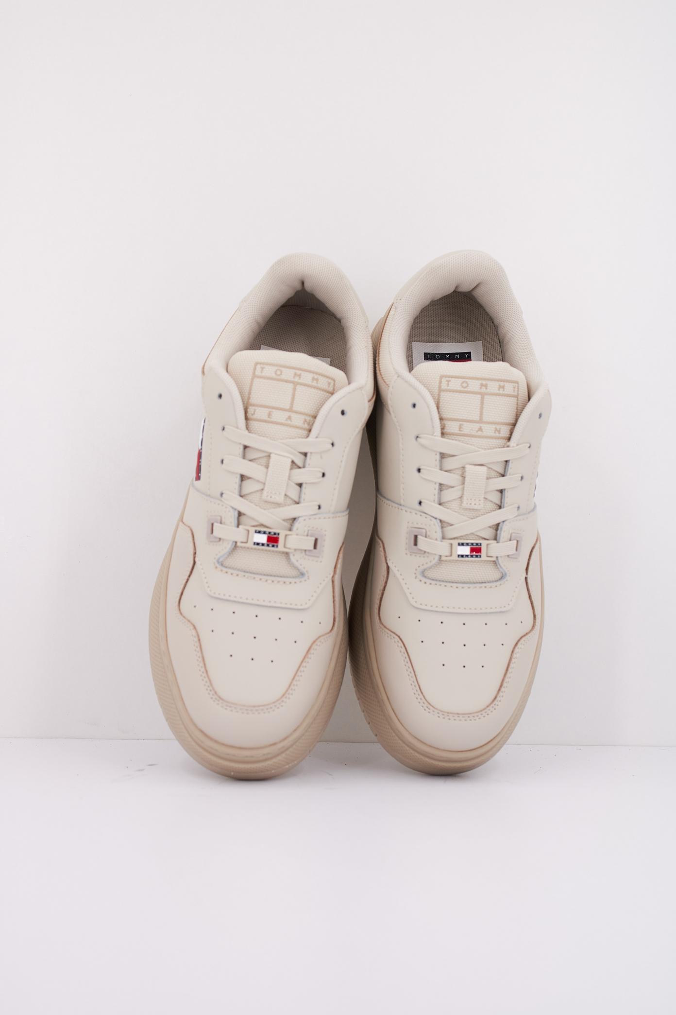 TOMMY HILFIGER TJW RETRO BASKET FLATFORM ESS en color MARRON  (3)