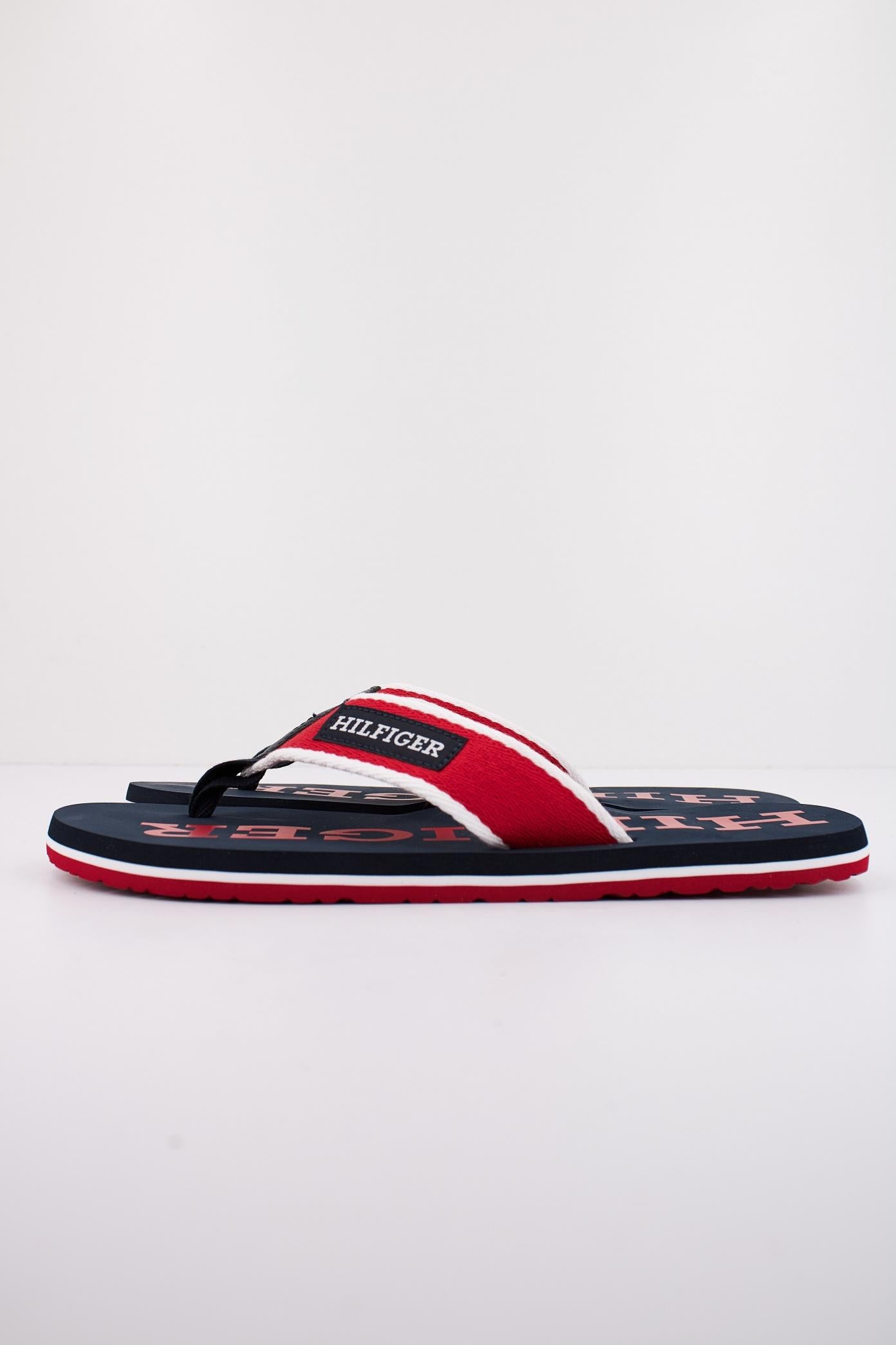 TOMMY HILFIGER  PATCH HILFIGER BEACH SAN en color ROJO  (1)