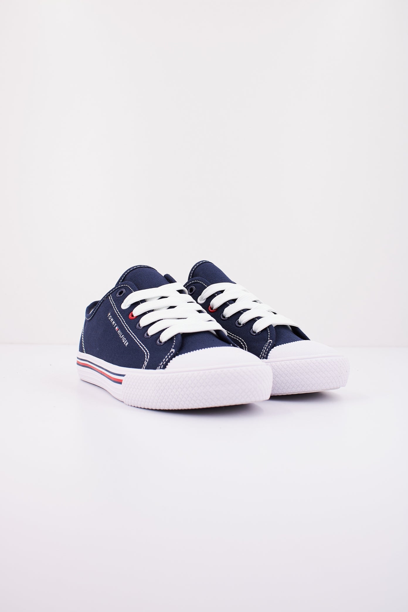 TOMMY HILFIGER SNEAKER BASSA ALLACCIATA en color AZUL  (2)