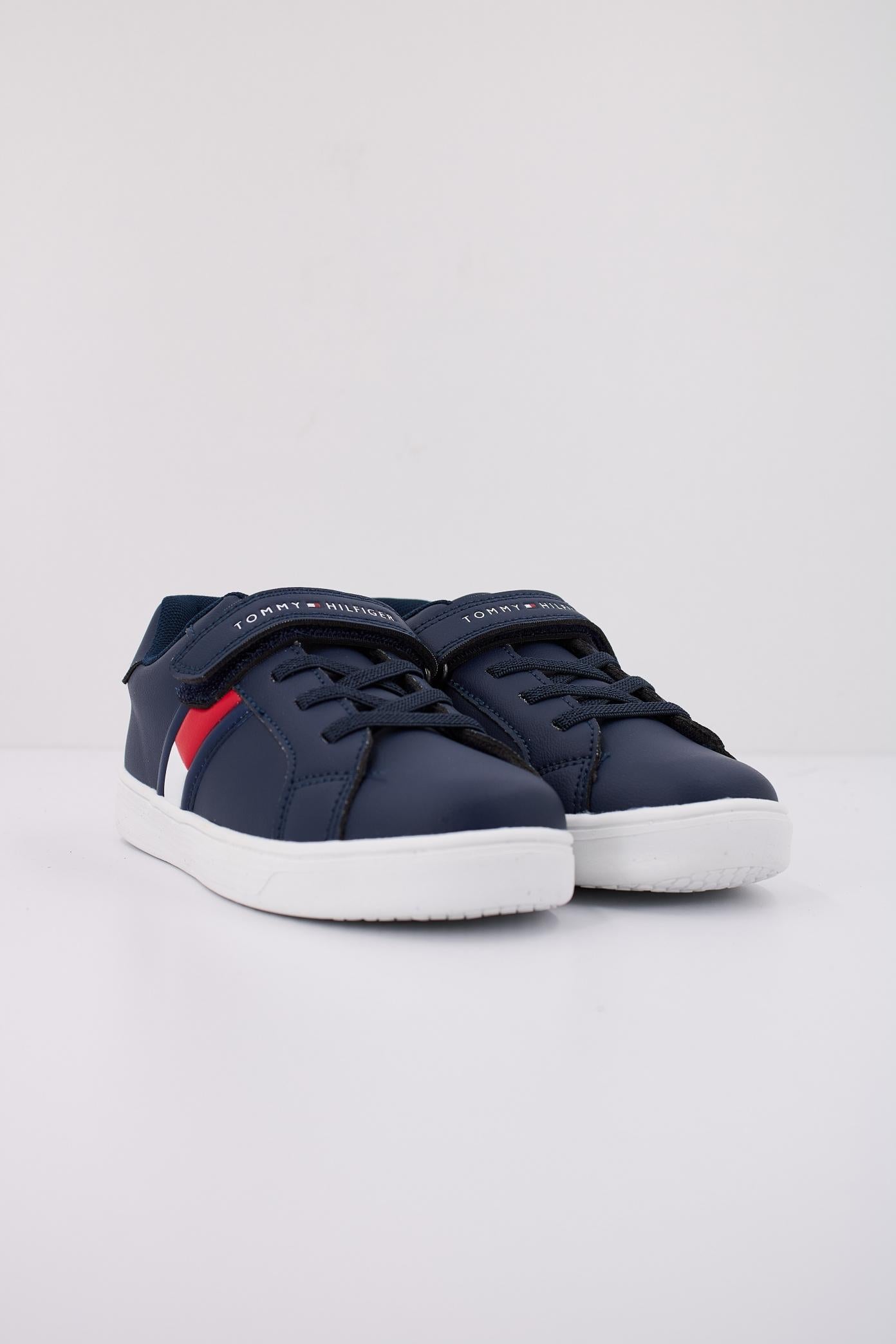 TOMMY HILFIGER TX  en color AZUL  (2)