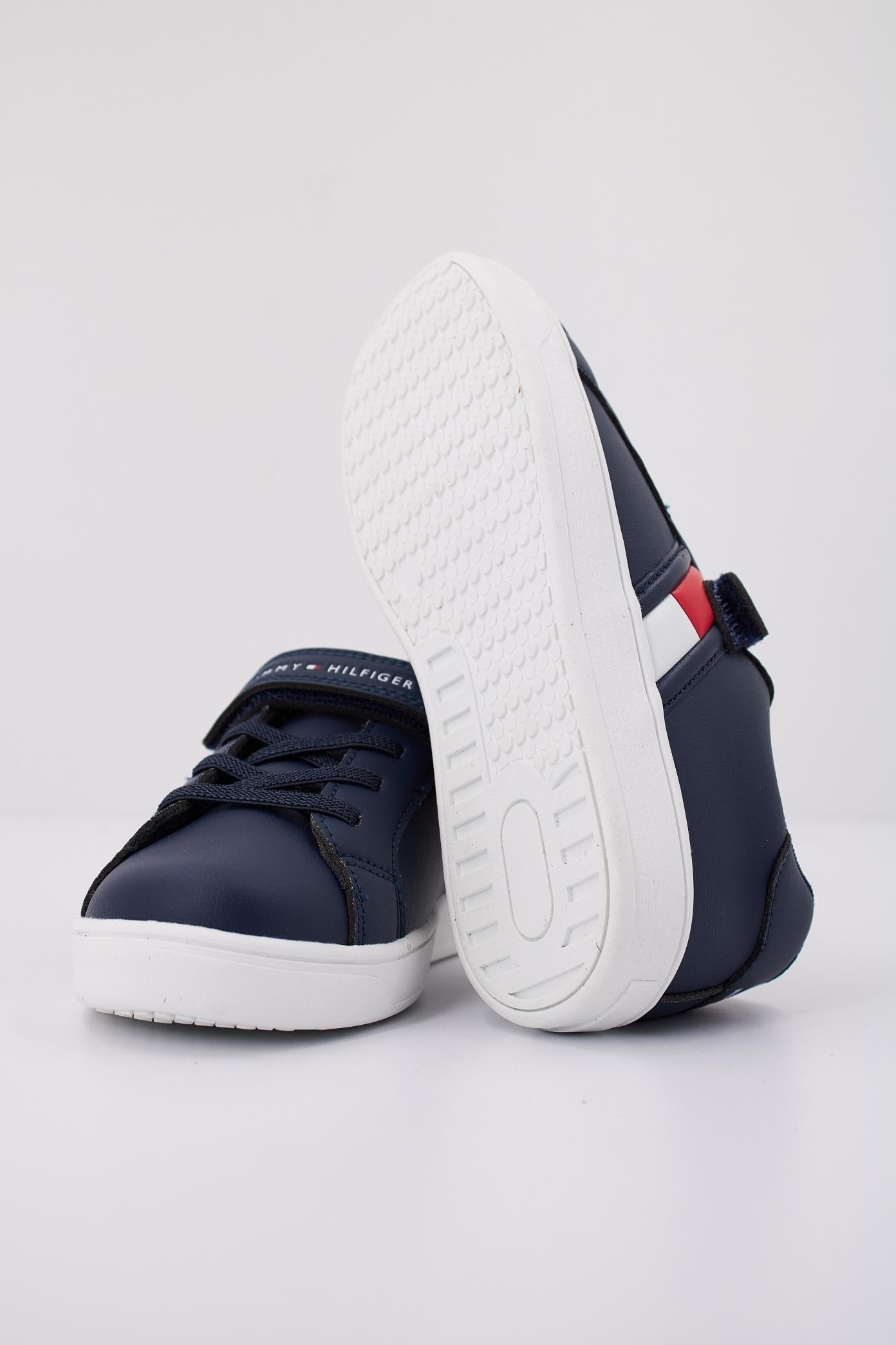 TOMMY HILFIGER TX  en color AZUL  (5)