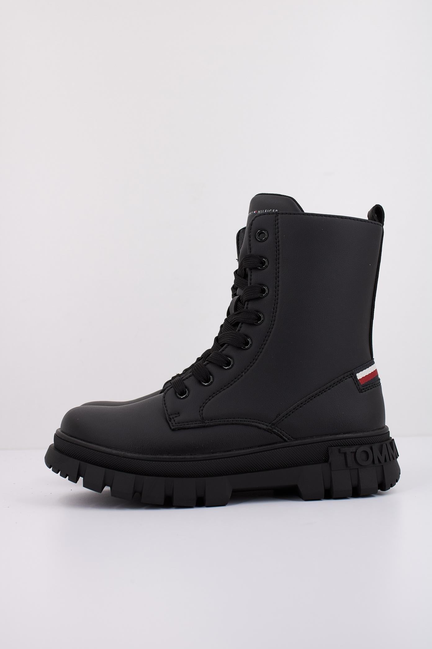 TOMMY HILFIGER LACE-UP BOOTIE en color NEGRO  (1)
