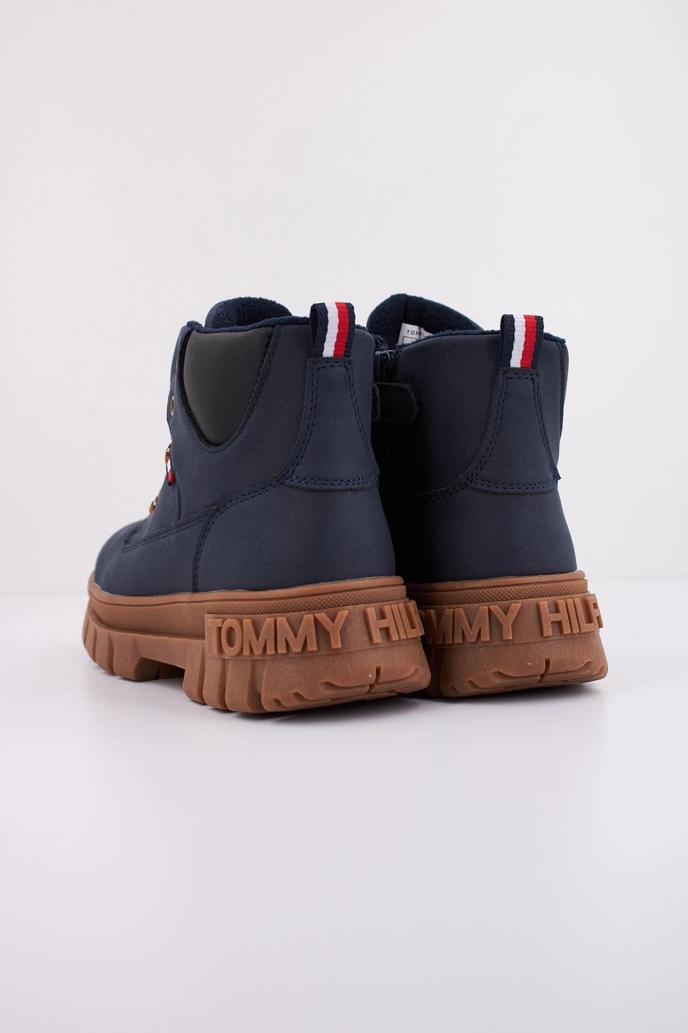 TOMMY HILFIGER  LACE-UP BOOTIE en color AZUL  (4)