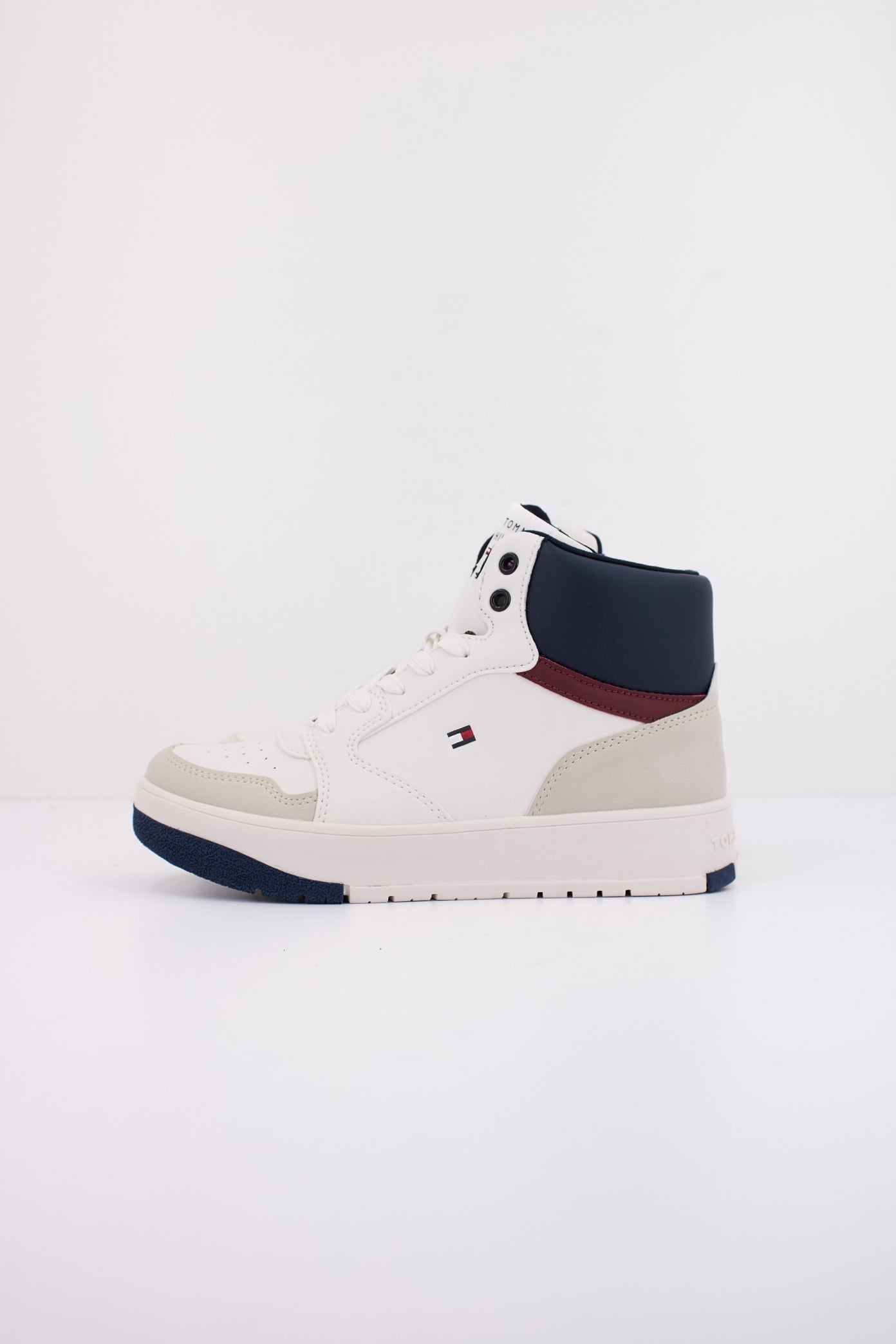 TOMMY HILFIGER MID CUT LACE-UP SNEAKER en color BLANCO  (1)