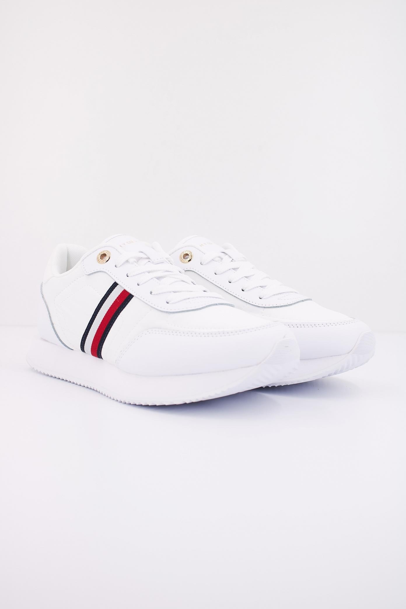 TOMMY HILFIGER ESSENTIAL RUNNER GLOBAL en color BLANCO  (2)