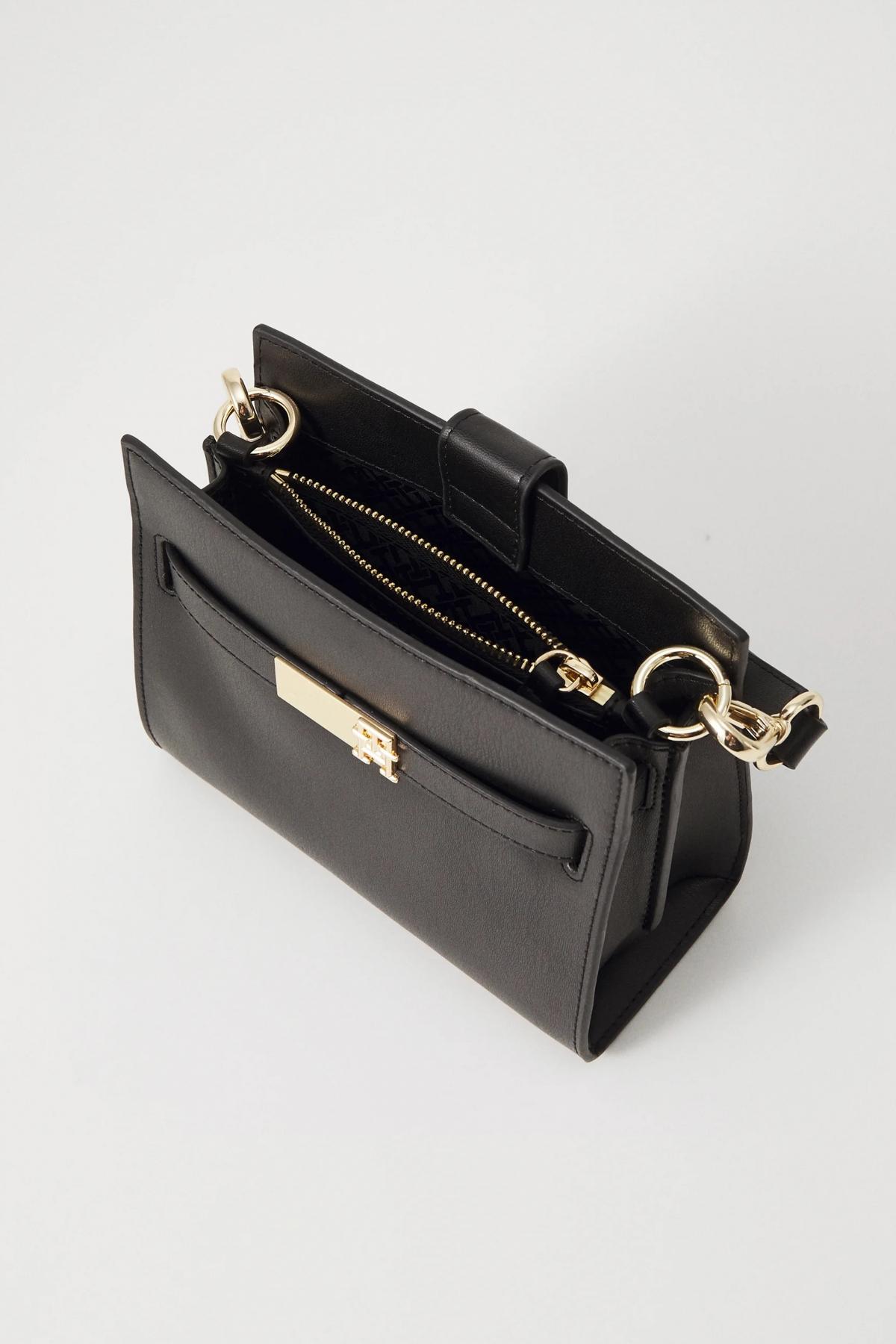 TOMMY HILFIGER  TH HERITAGE MINI SATCHEL en color NEGRO  (3)