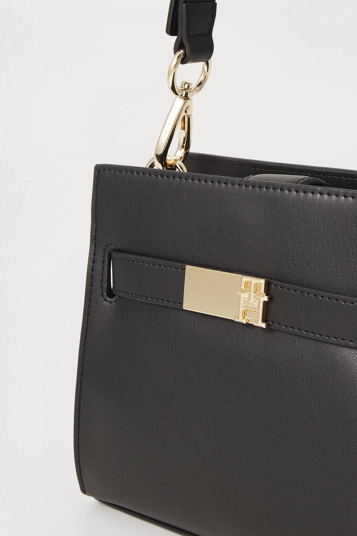 TOMMY HILFIGER  TH HERITAGE MINI SATCHEL en color NEGRO  (4)