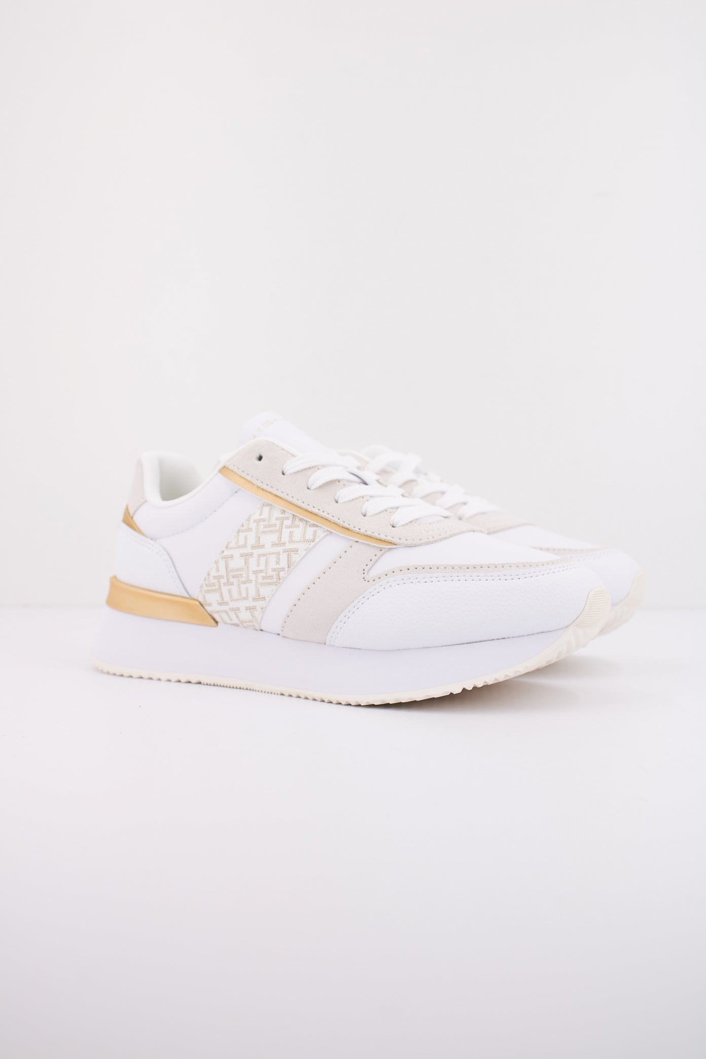 TOMMY HILFIGER  LUX MONOGRAM RUNNER en color BLANCO  (2)