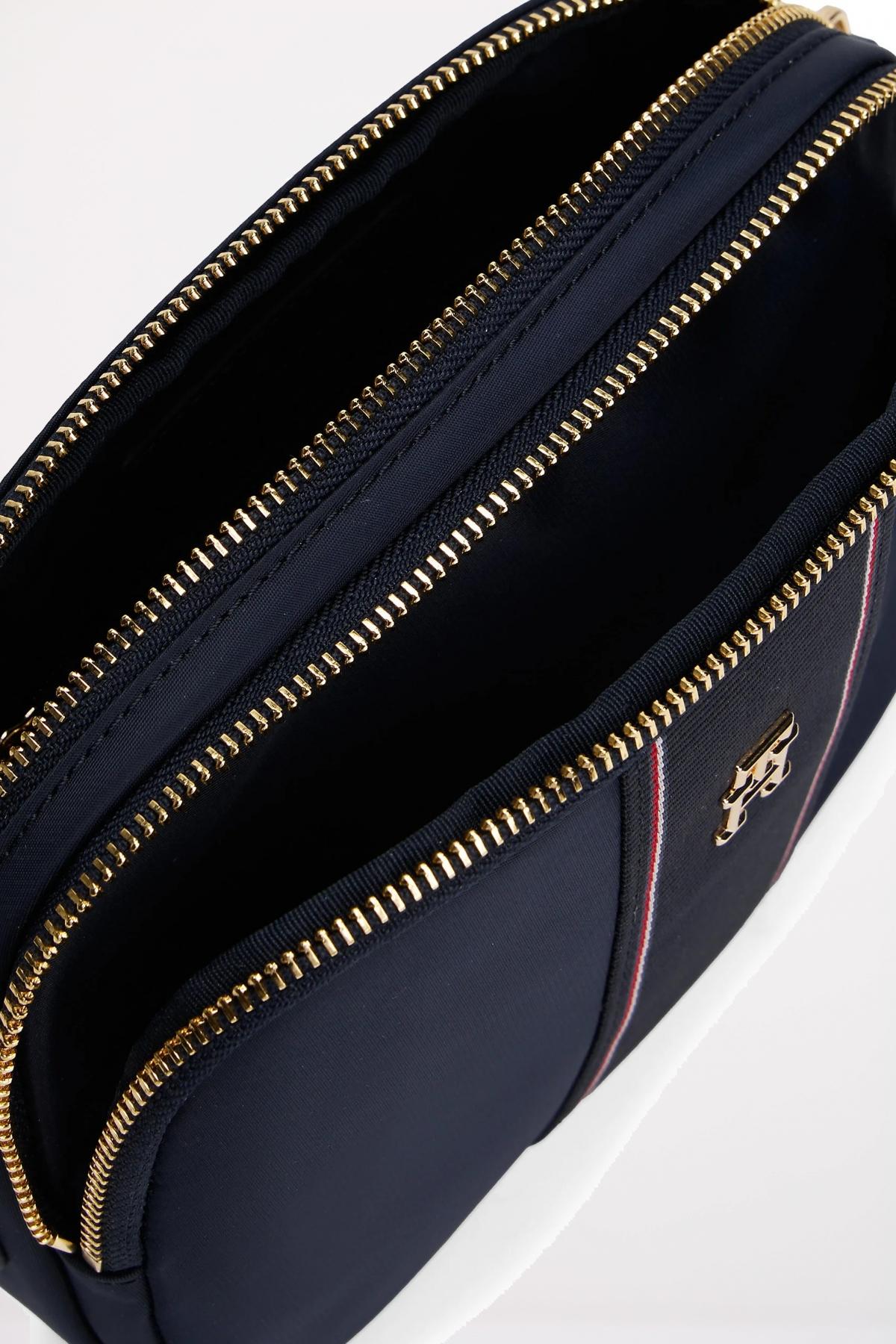TOMMY HILFIGER POPPY CAMERA BAG CORP en color AZUL  (3)
