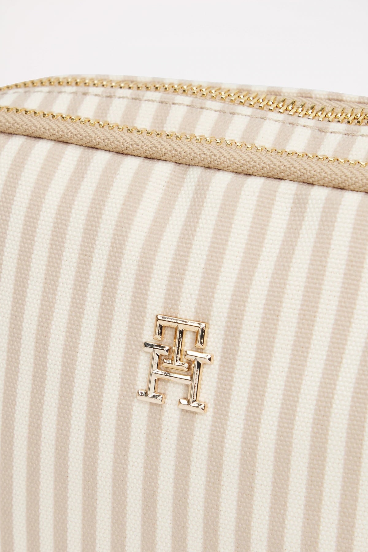 TOMMY HILFIGER POPPY SUMMER CAMERA BAG en color MARRON CLARO  (4)
