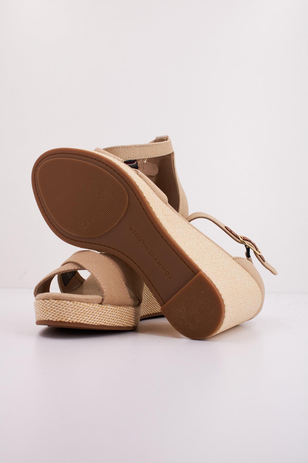 TOMMY HILFIGER FWFW en color MARRON CLARO  (5)