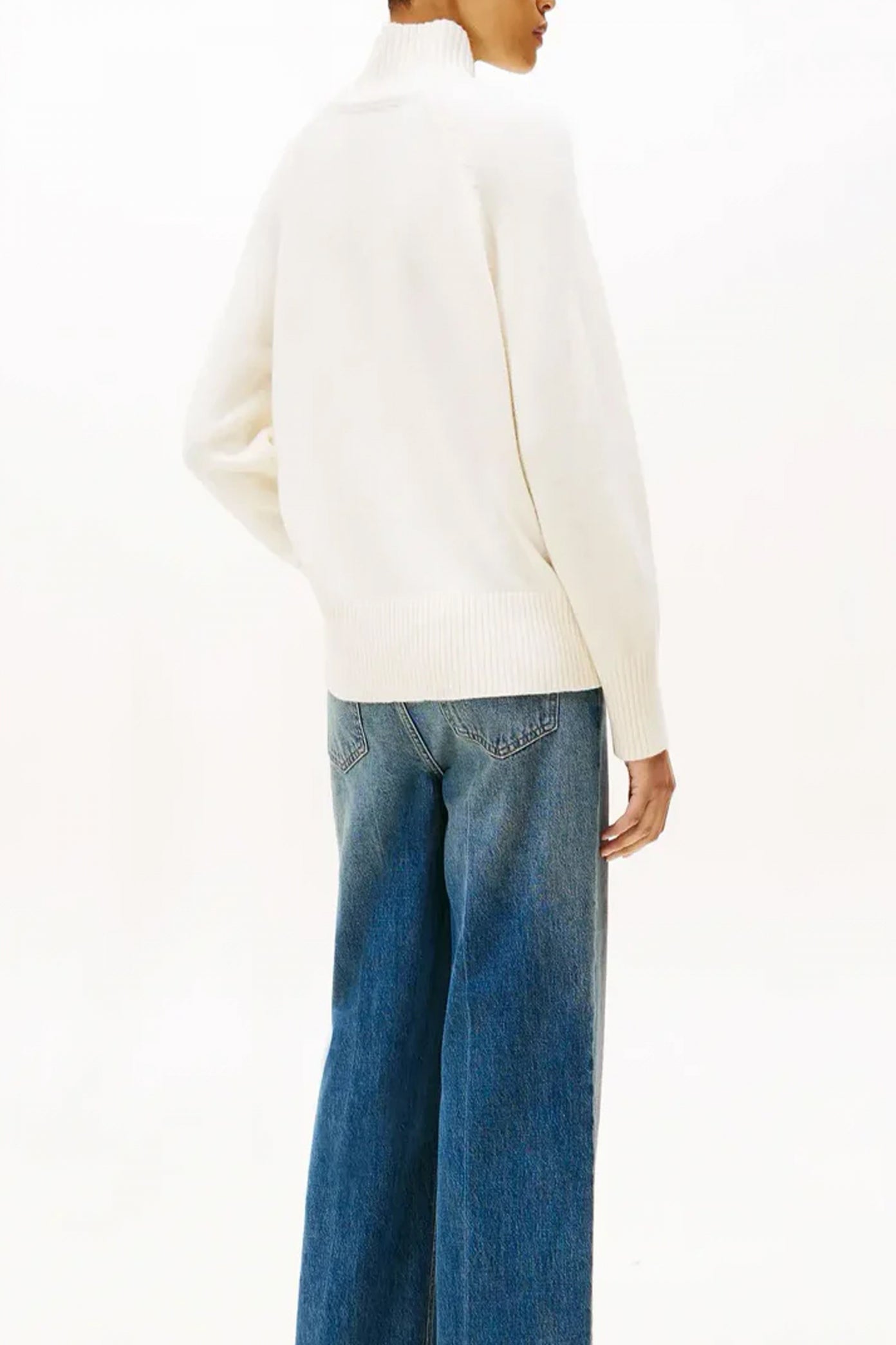 TOMMY HILFIGER  WOOL BLEND GRAPHIC MOCK-  en color BLANCO  (2)