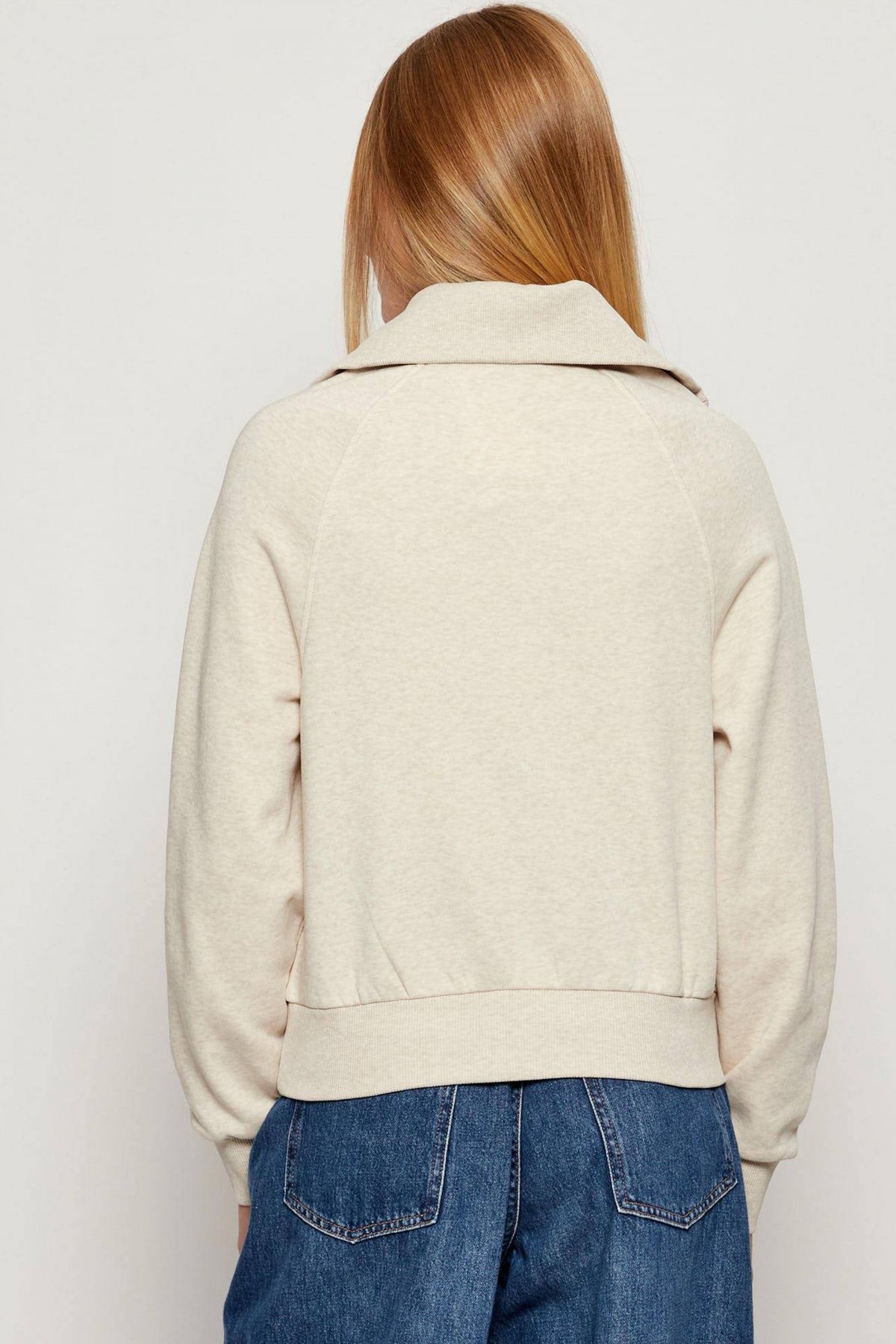 TOMMY HILFIGER CLASSIC SCRIPT FLEECE HA en color BEIS  (2)