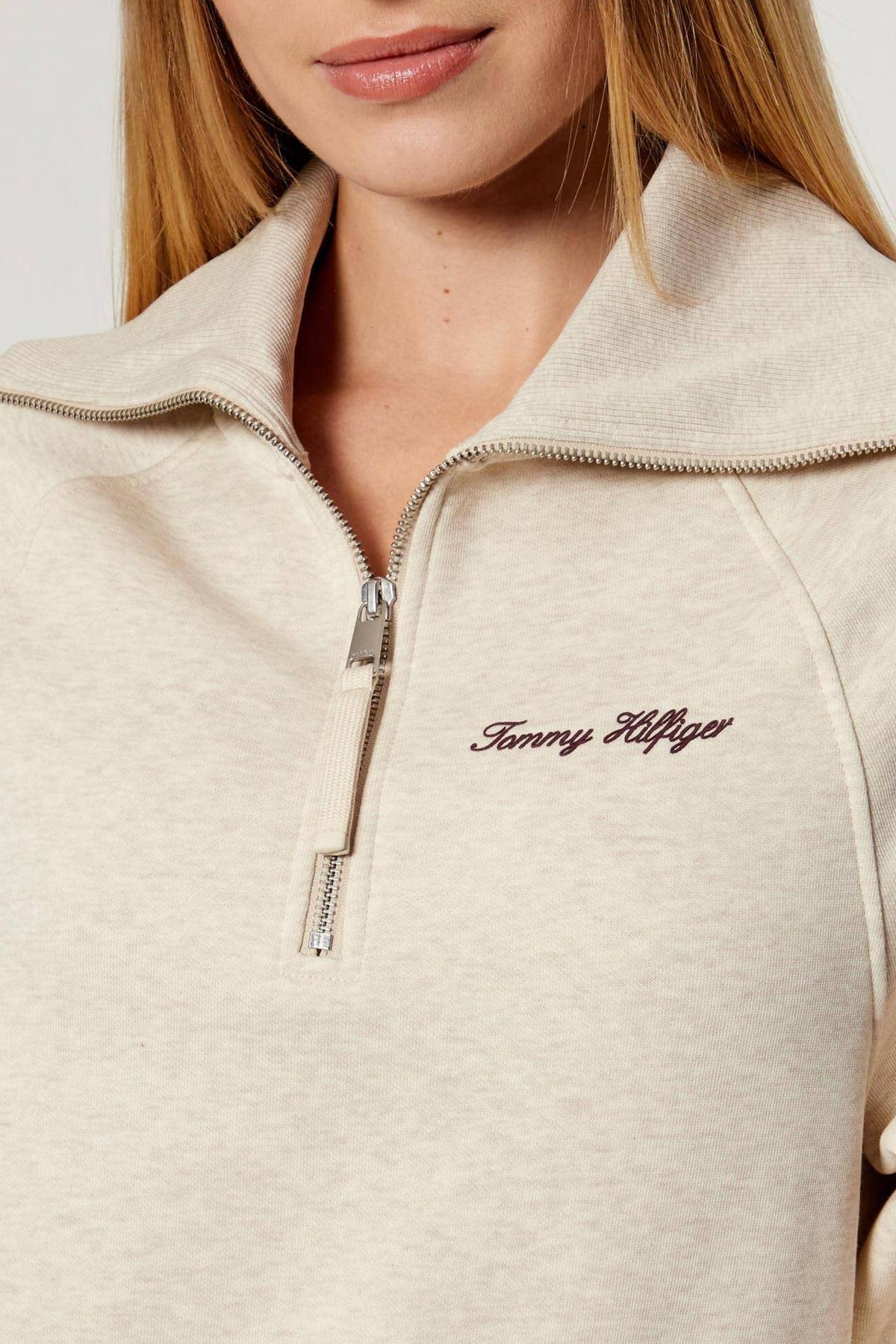 TOMMY HILFIGER CLASSIC SCRIPT FLEECE HA en color BEIS  (3)