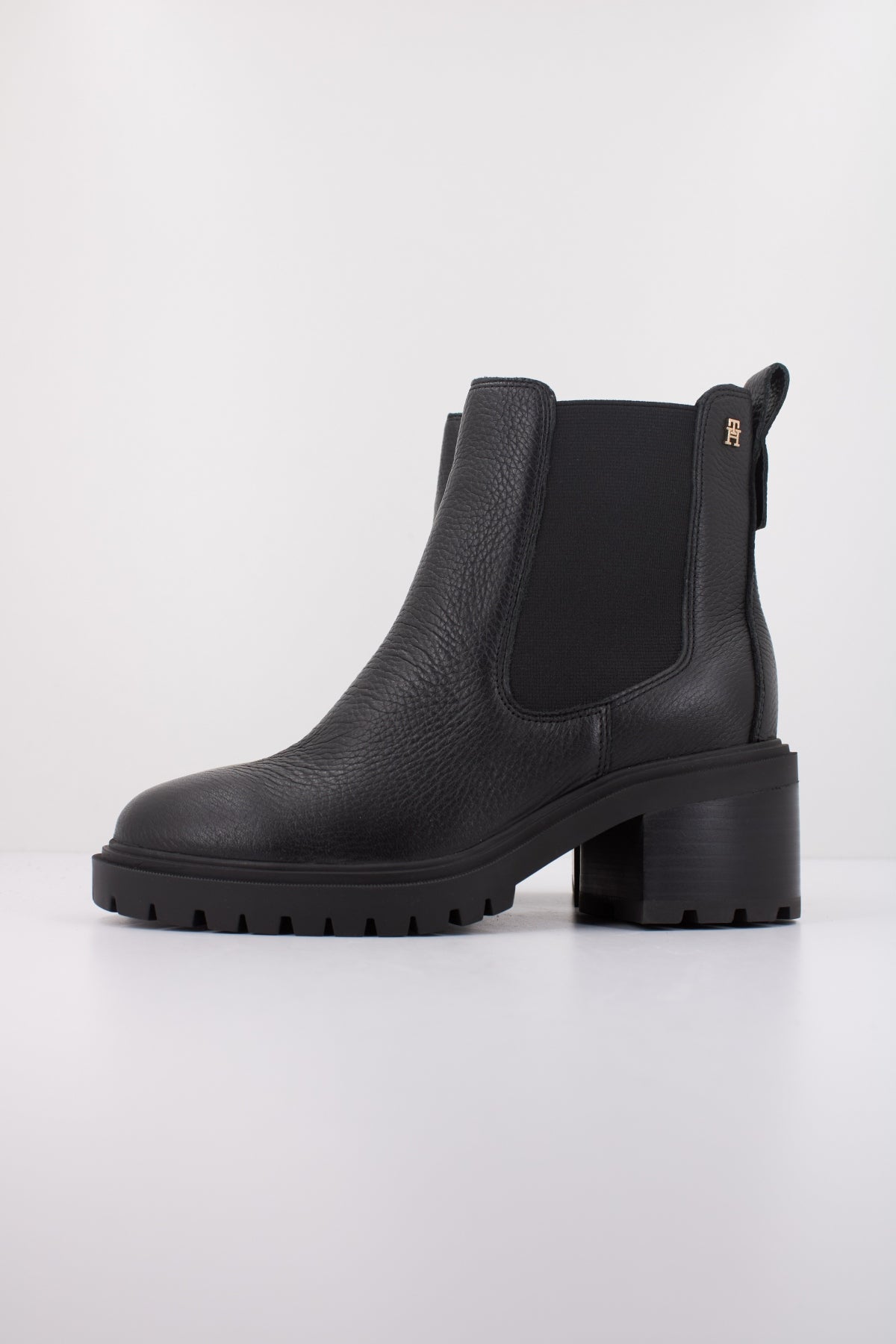 TOMMY HILFIGER TH LEATHER CHELSEA CLEAT en color NEGRO  (1)