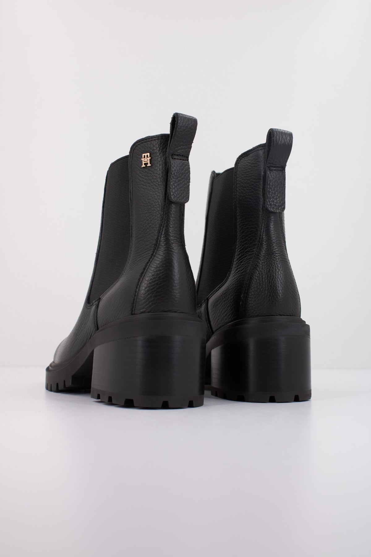 TOMMY HILFIGER TH LEATHER CHELSEA CLEAT en color NEGRO  (4)