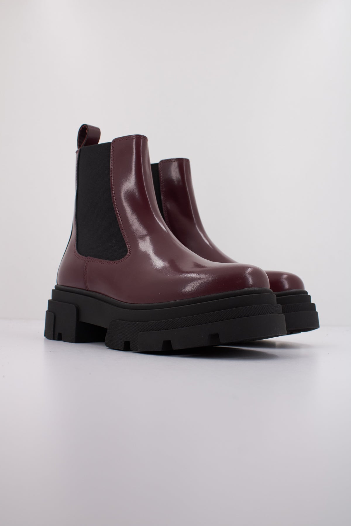 TOMMY HILFIGER TH SHINY LEATHER CHELSEA en color BURDEOS  (2)