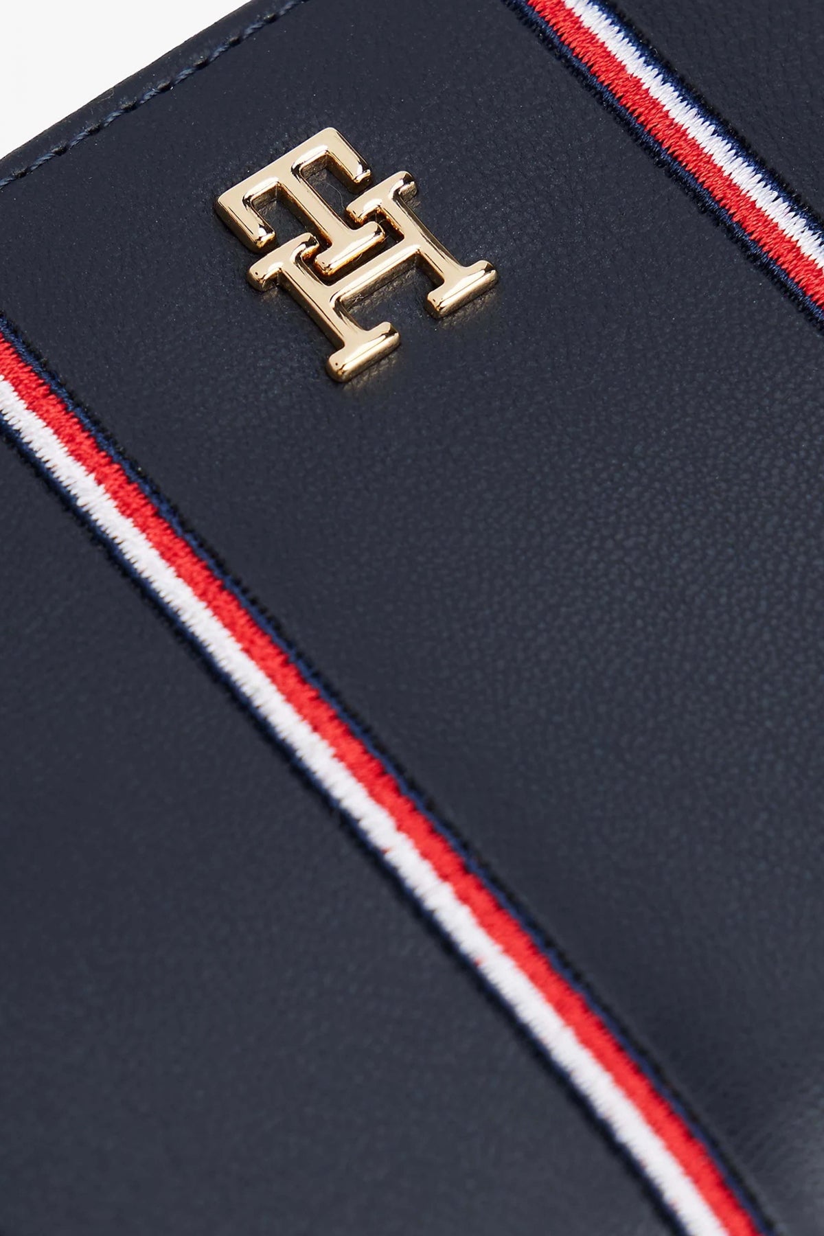 TOMMY HILFIGER  TH ICON MED ZA FLAP CORP  en color AZUL  (4)