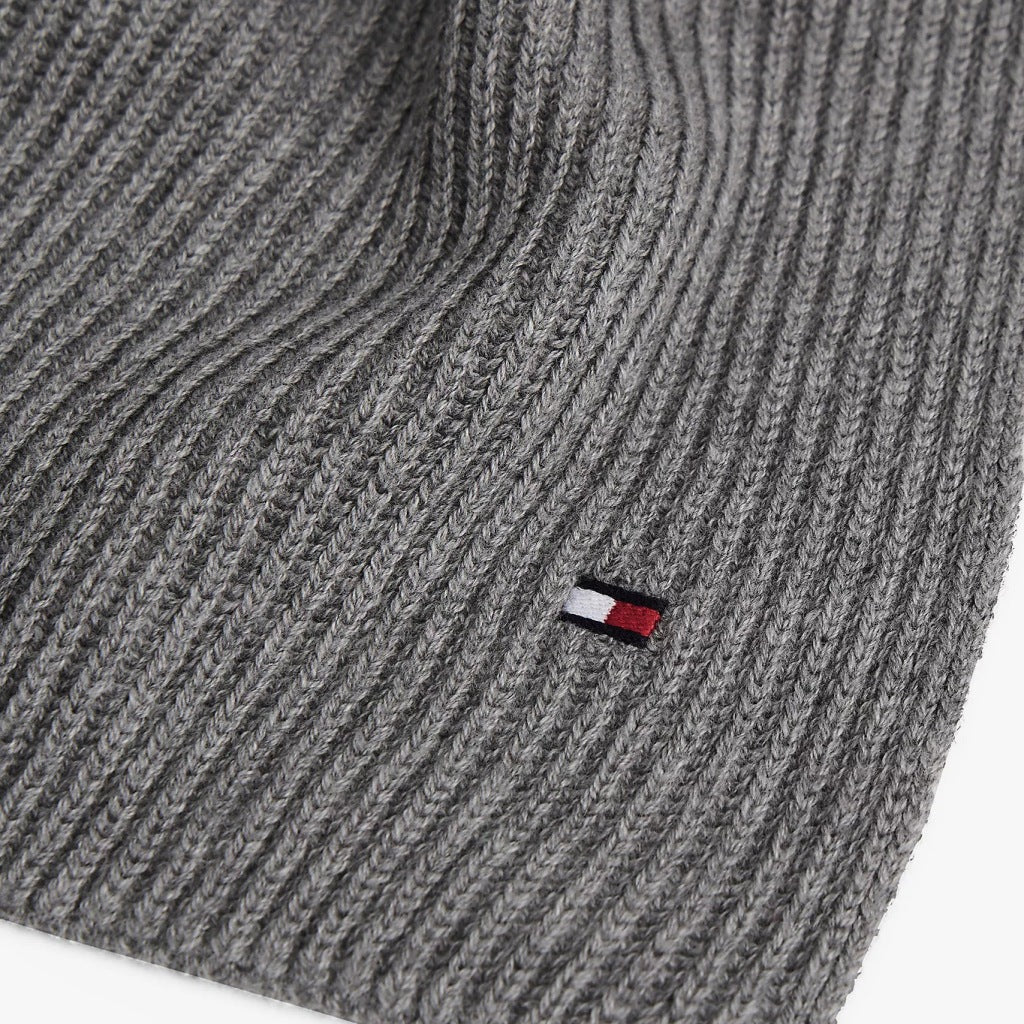 TOMMY HILFIGER TH FLAG PIMA COTTON CASH en color GRIS  (5)